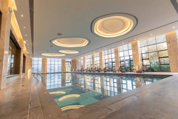 武汉江边桑拿哪家强？推荐最佳避暑圣地(武汉什么地方有桑拿)